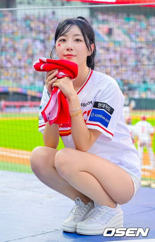 안지현 치어리더 프로필 총정리｜나이&middot;키&middot;몸매&middot;SSG 랜더스&middot;대만 타이강 호크스&middot;인스타그램