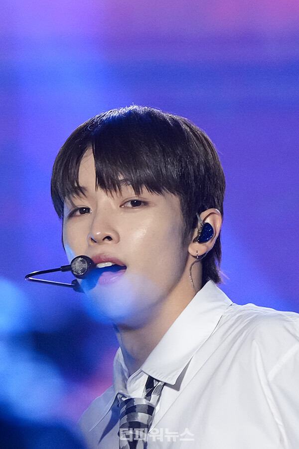 무대 위에서 라이즈 성찬