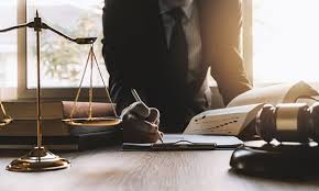 국선변호사의 일하는 모습