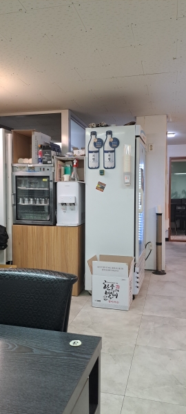 식당에 정수기가 있어요.