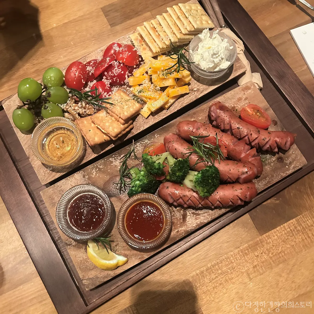 서울대입구역-봉천동-분위기-맛집-와인바-웨어아위-안주-소시지-과일-치즈