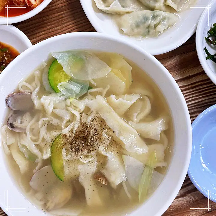 생활의달인 물만두 달인 칼국수 맛있는 3대째 식당 은둔식달 노포 인천 동인천 신포동 맛집 정보