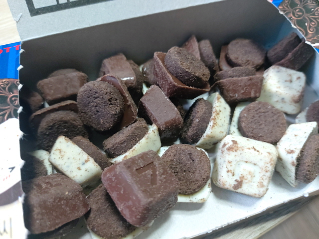 2개를 모아야 한 박스