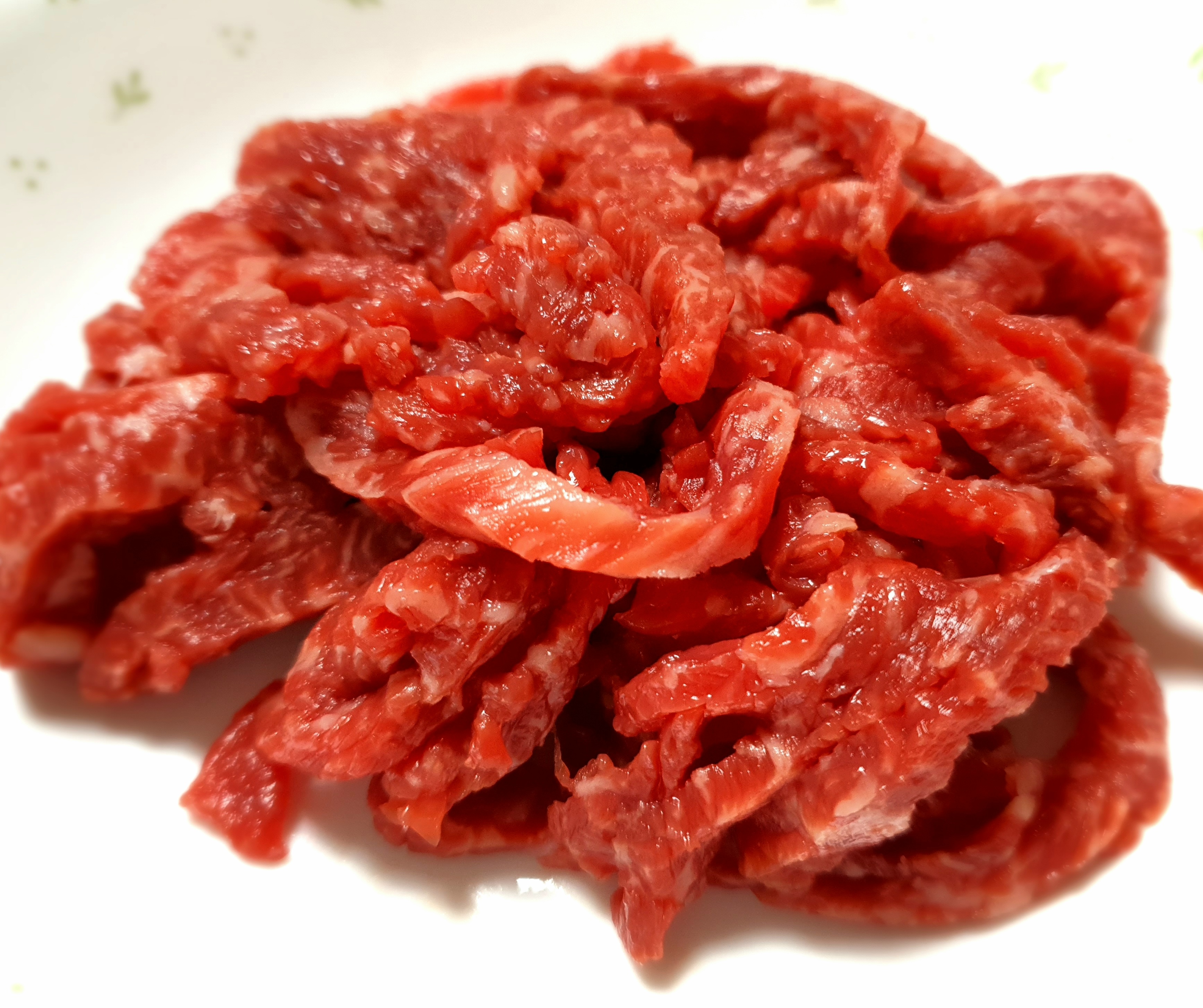 육회-고기가-신선한-정육점입니다.