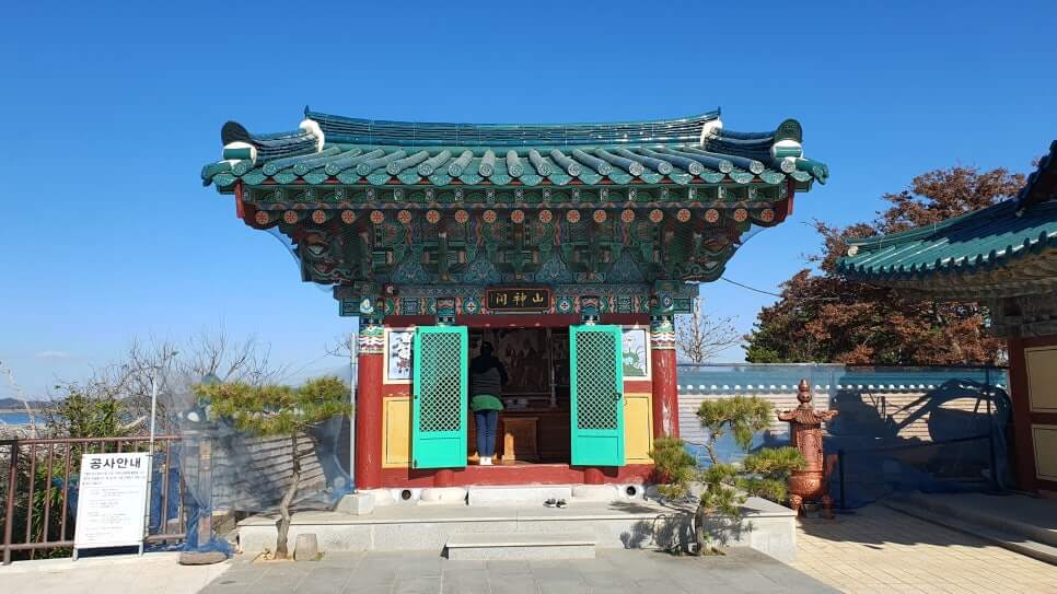 서산 간월암 : 바다 위에 떠 있는 듯한 신비의 암자, 밀물과 썰물이 빚어낸 천년 기도처