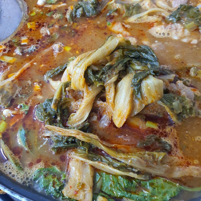 우거지가-푸짐하게-들어간-감자탕