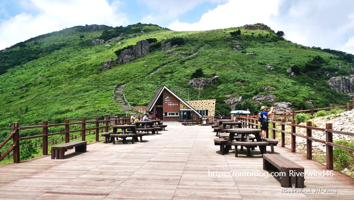 바람도쉬어가는 간월재 휴게소