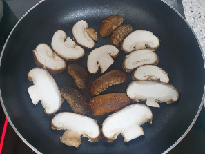 버섯요리 이미지