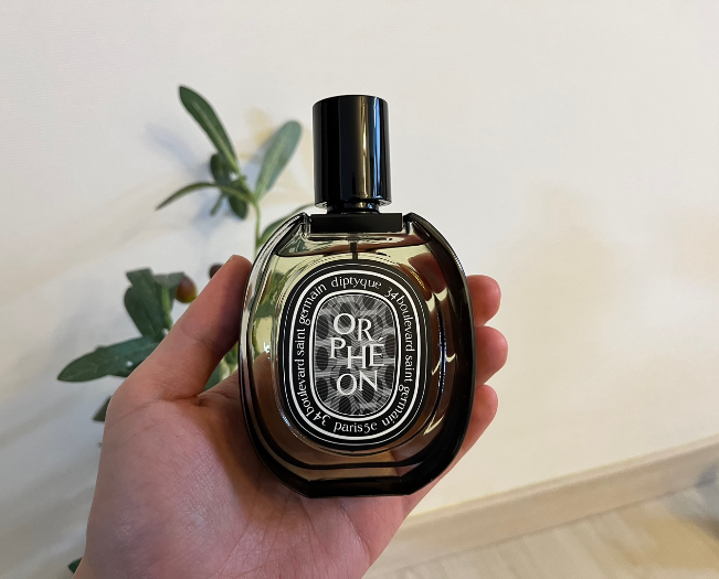 우디향수&#44; 딥디크 오르페옹의 모습