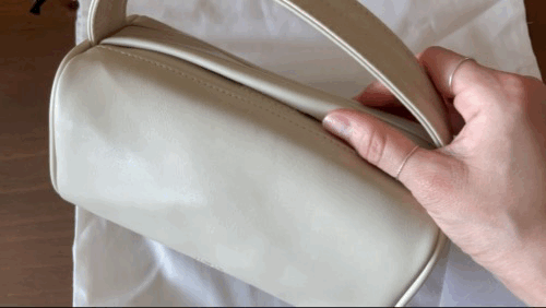 스탠드오일 레디오백 바닐라 - 가방 내부 모습 영상