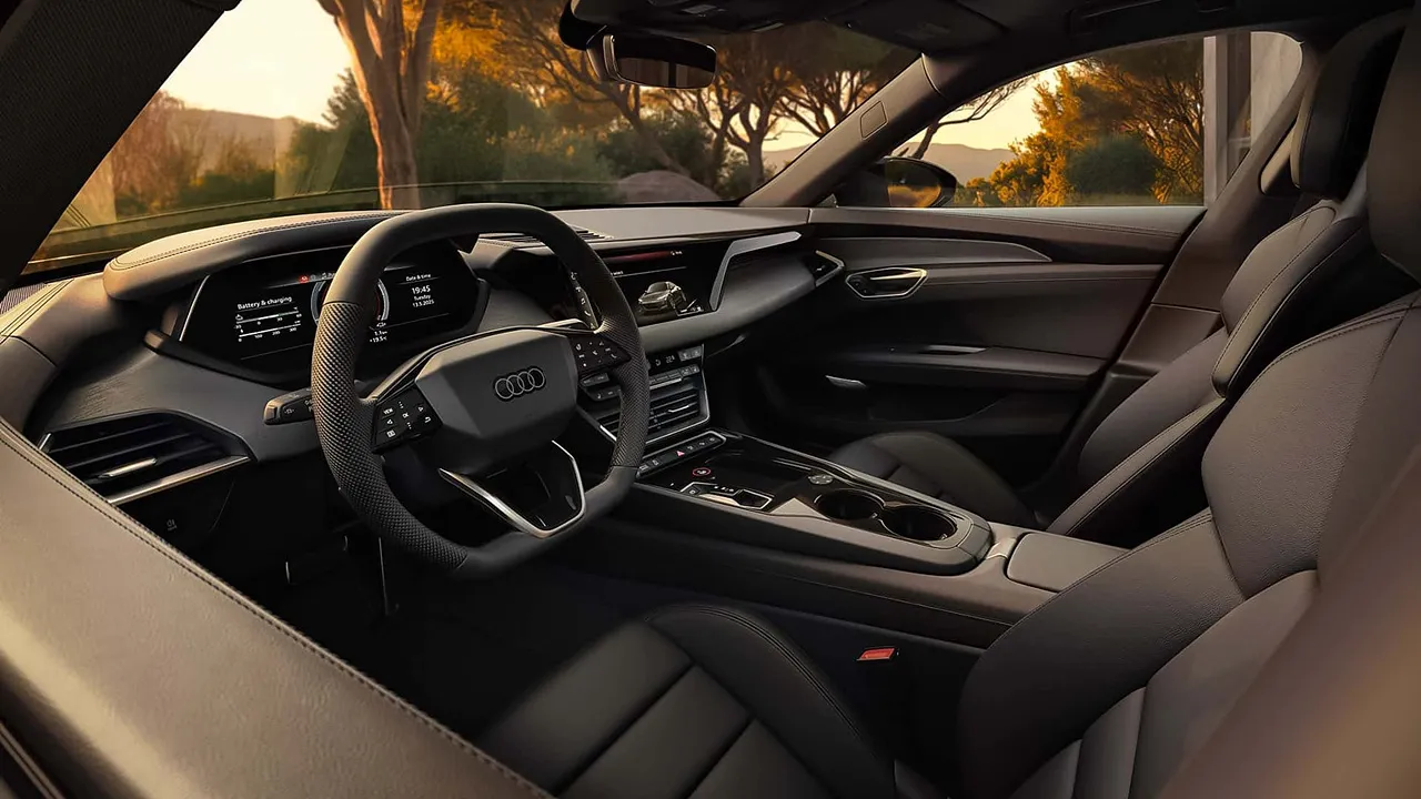 아우디 e-트론 GT 이미지