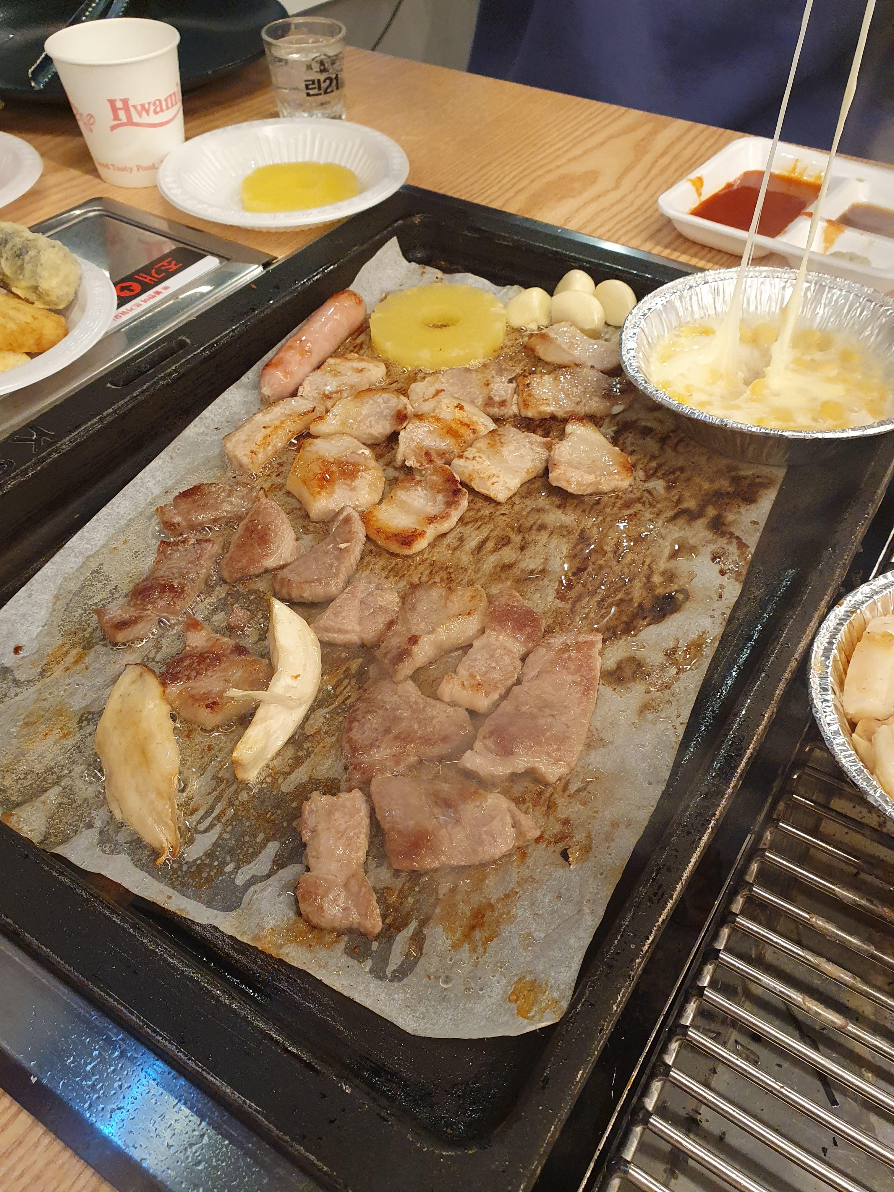 관저동 청춘 무한리필 조개구이 조개가 질리면, 돼지고기로 갈아타면 됩니다! ㅎㅎㅎ