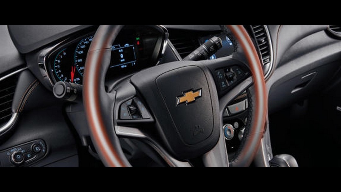 2022년형 트랙스 1열 스티어링휠 사진 출처 다음자동차