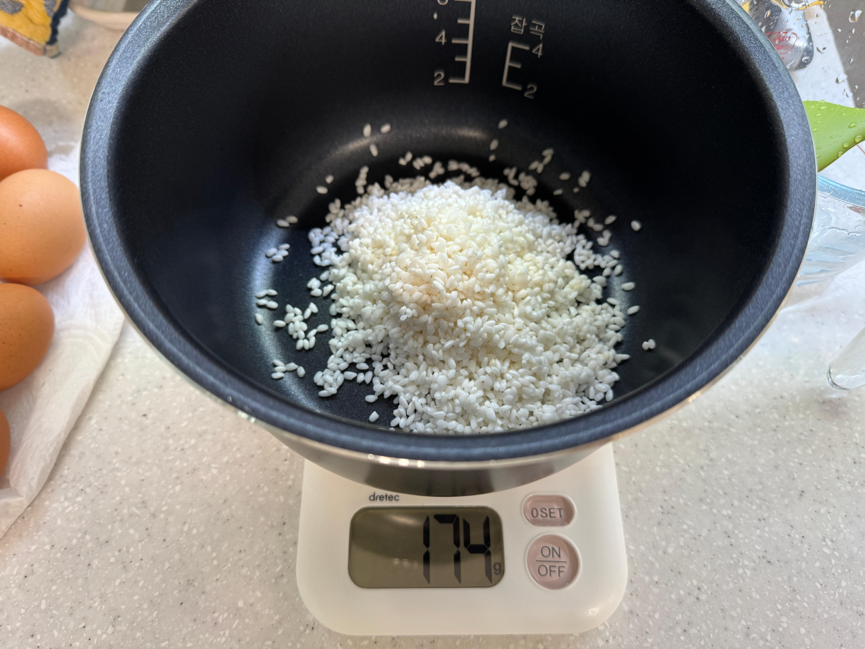 쌀 120g을 불린 후 사진