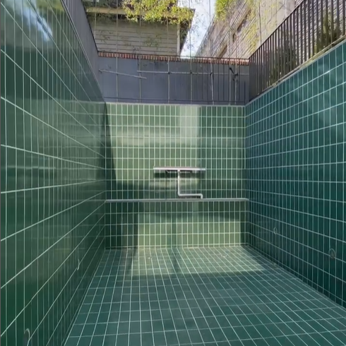 수영장이 있어 운동 활동이 용이하다.