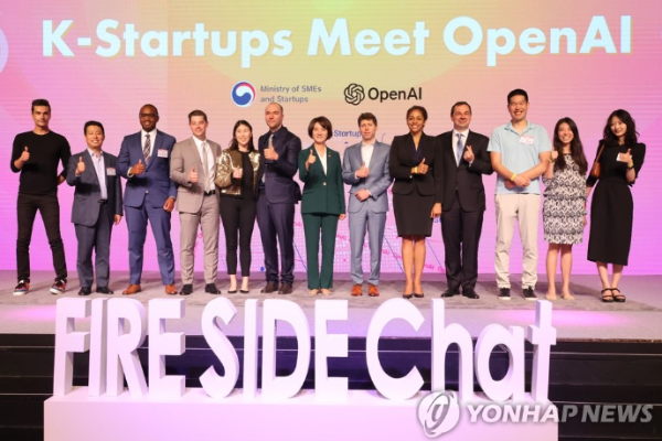 챗GPT 주역 샘 올트먼 방안 오픈 AI 사진 이미지입니다.