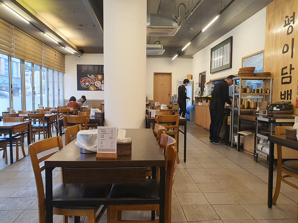 평이담백 뼈칼국수 방이점 - 실내전경3