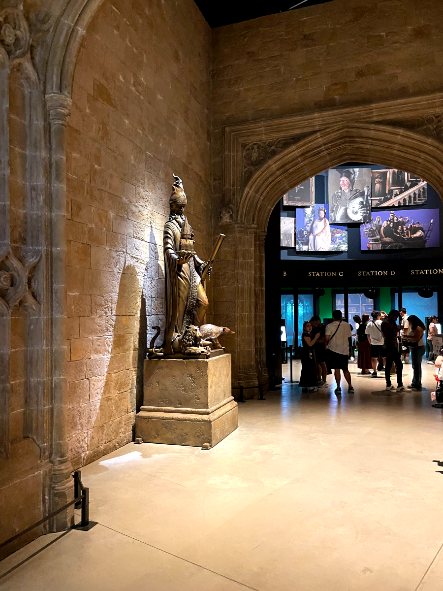 워너 브라더스 해리포터 스튜디오 - 움직이는 계단 (Marble Staircase)