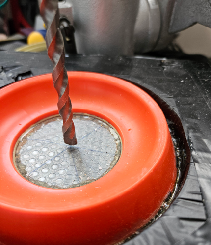 드릴 끝 부분 맞추기