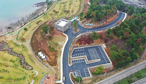 삼천포 모충파크골프장. 경남 사천시 송포동 1144-1 (모충공원 내)