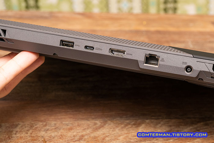 ROG Strix G17 G713QM 후면 포트