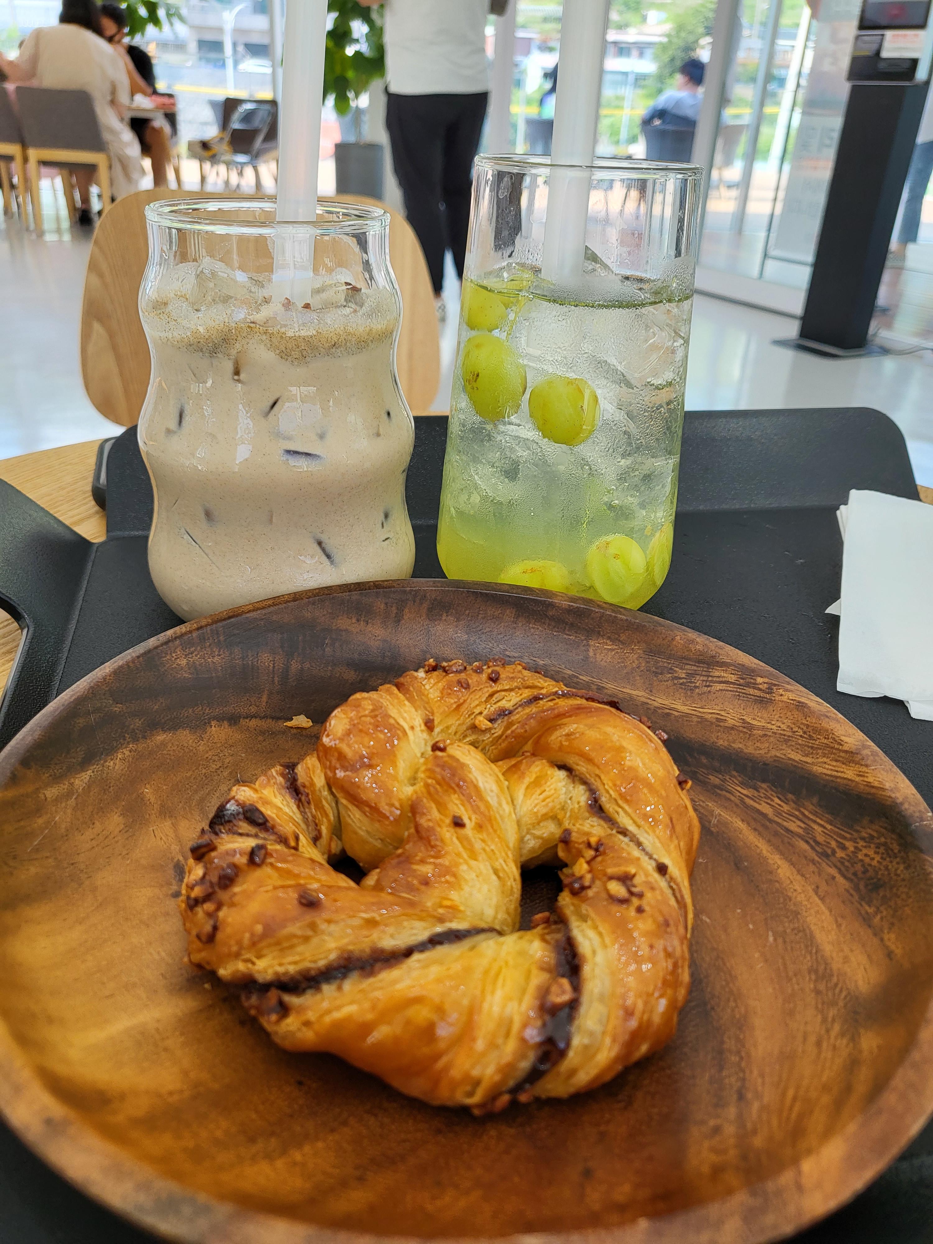 여수BAO3카페 음료와 디저트