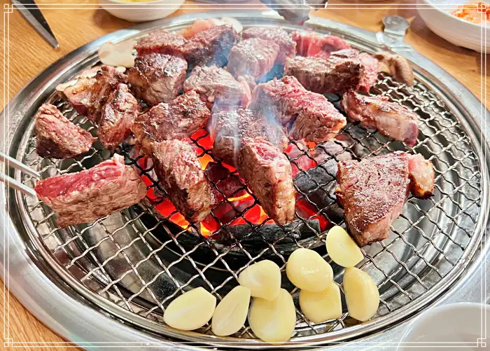 생생정보 마당 강원 홍천 농장직영 한우 정육식당&#44; 투뿔 숯불 구이 맛집
