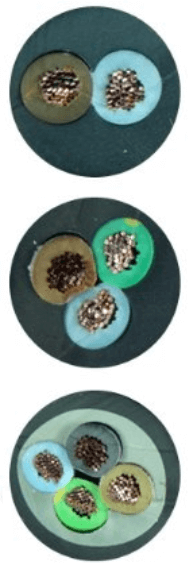 검은색-고무안에-전선이두개-세개-네개-들어있다