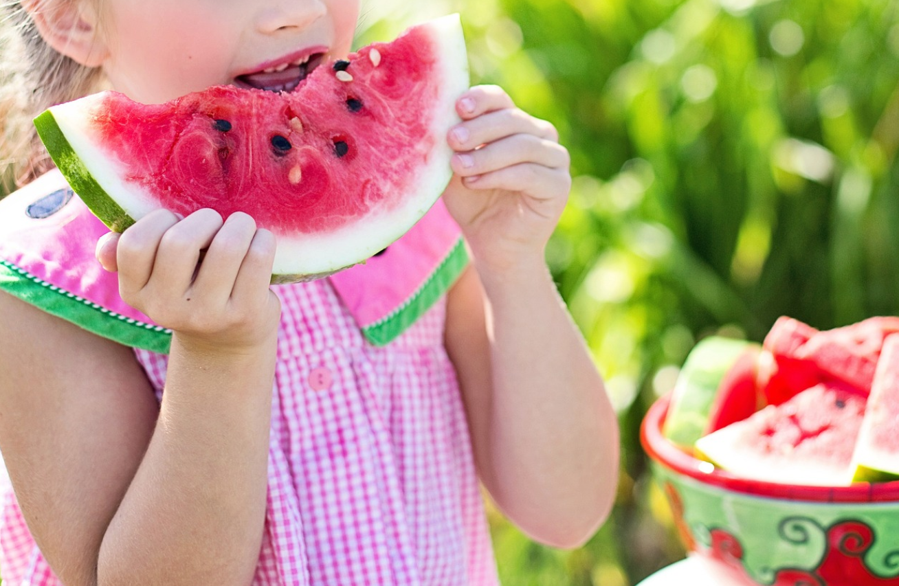 소화 건강을 지키는 식습관에 대한 사진