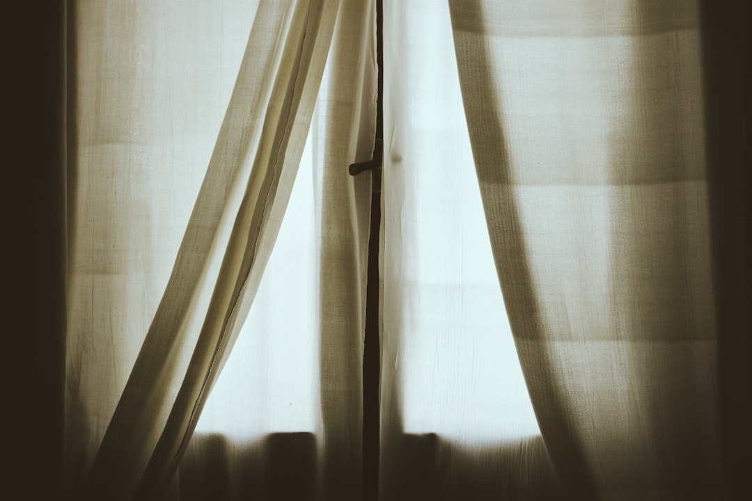 Curtain rod