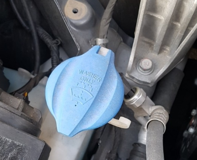 워셔액뚜껑위치