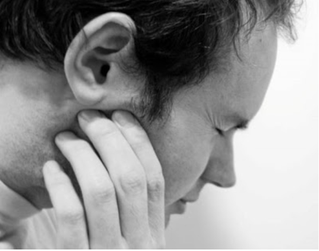 귀밑 몽우리 원인