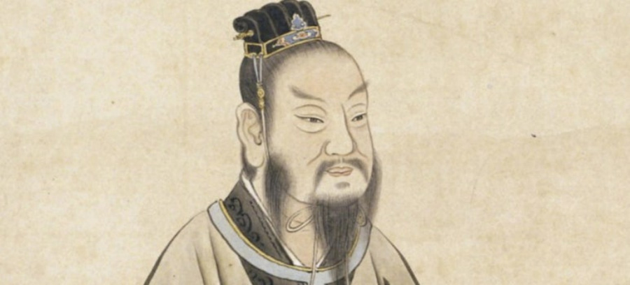 중국의 옛 성인 중의 한 명인 맹자의 상반신을 그린 것으로 머리에 쓰는 모자와 턱수염과 콧수염이 길게 나 있는 그림을 찍은 사진