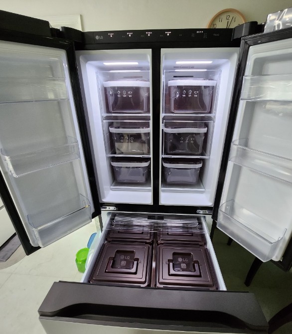 엘지 김치냉장고 스탠드형 Z407MBG141 공간분리
