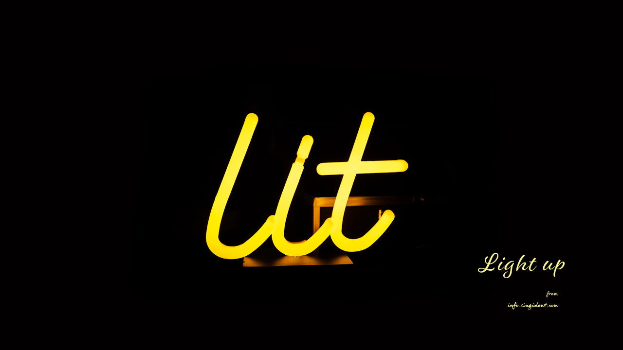 12 노란색 네온 글씨 C - Light up 검정배경화면