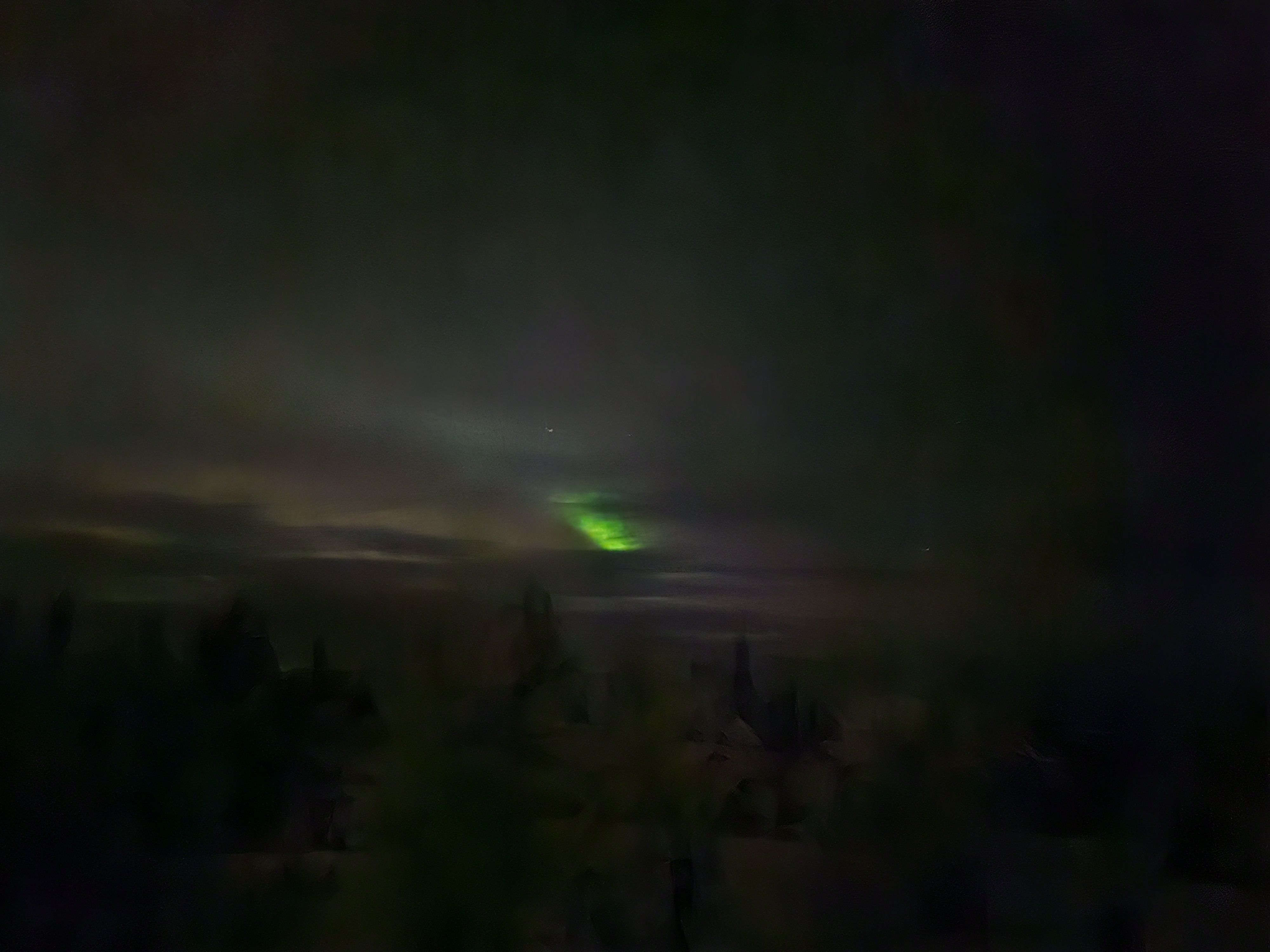 여행 첫날 2시간의 기다림을 잊게 만든 "멋진 오로라"