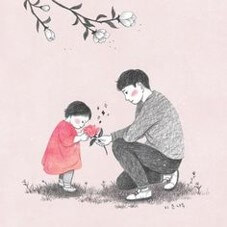 아빠에게서-장미꽃을-선물받는-어린-여자-아이