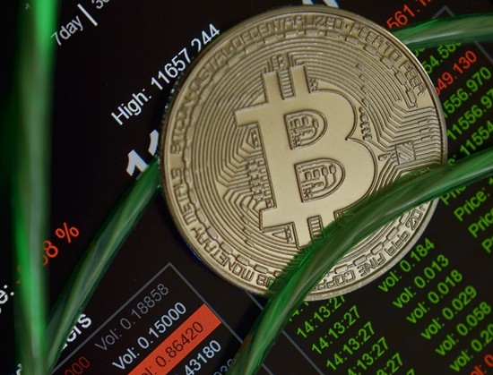 해외 가상자산 거래소 앱 구글플레이서 이용 불가 - '가상자산 거래소 및 소프트웨어 지갑' 정책 변경