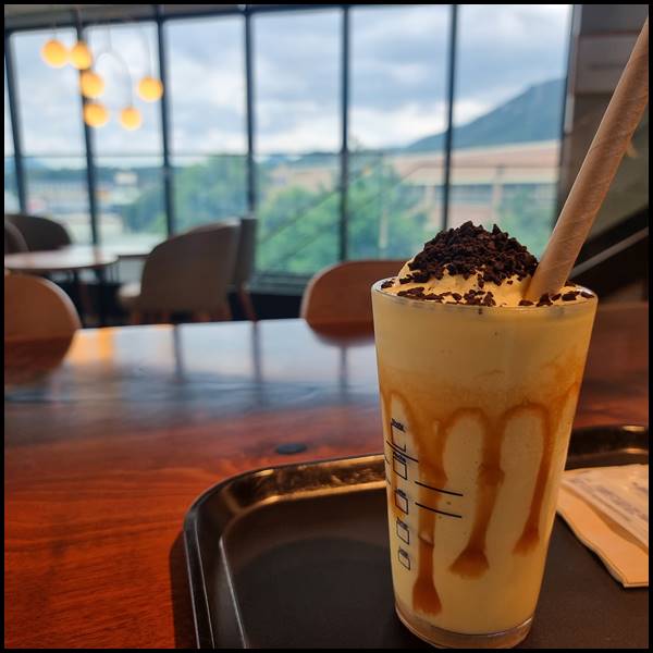 이디야-폼폼프린-슈크림-프라푸치노-사진