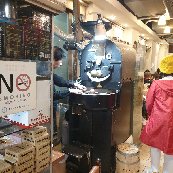 타이베이 카페 펑다카페이(蜂大咖啡, Fong Da Coffee): 사이폰 커피 맛집_로스터기