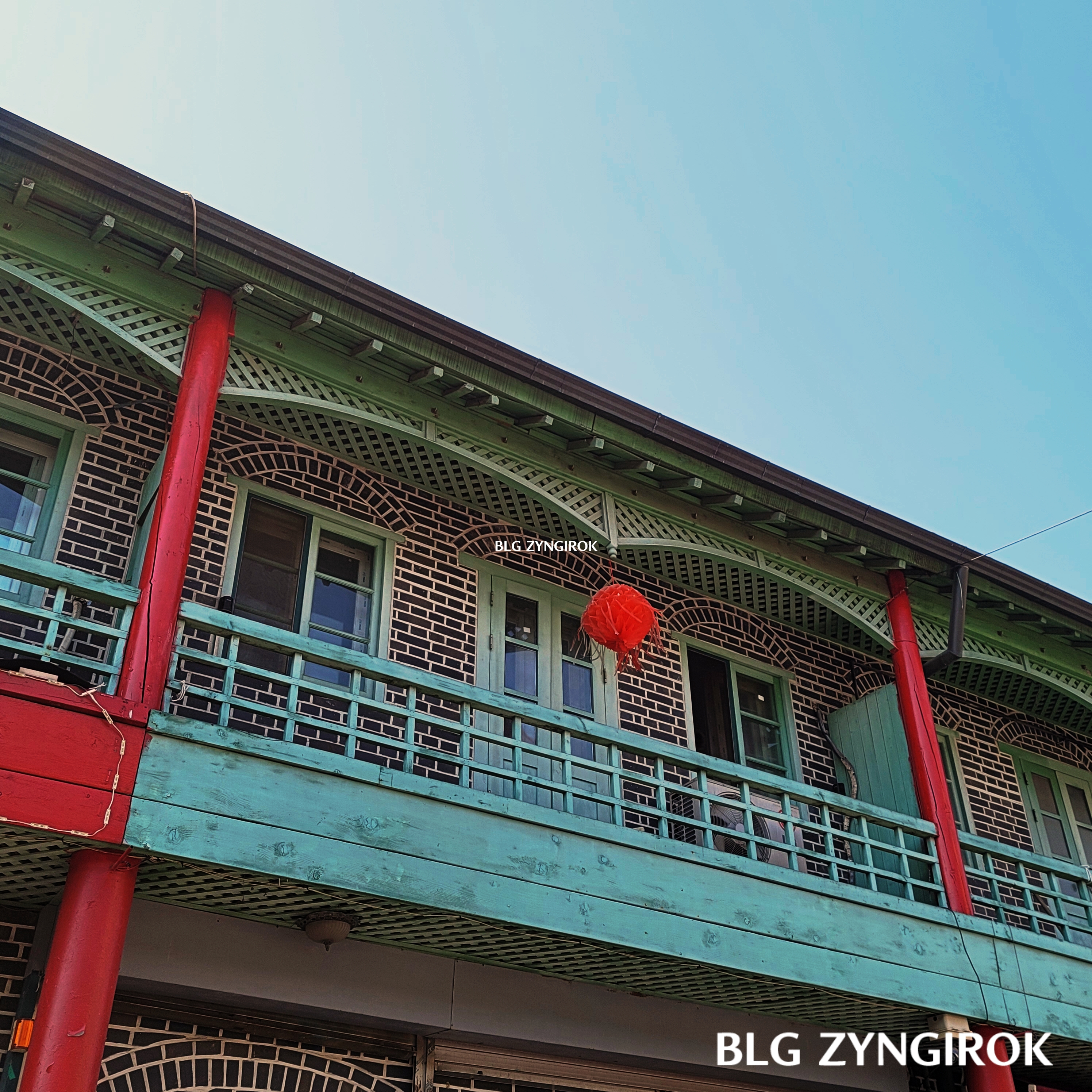 차이나타운의 중국풍 건물 모습이다.