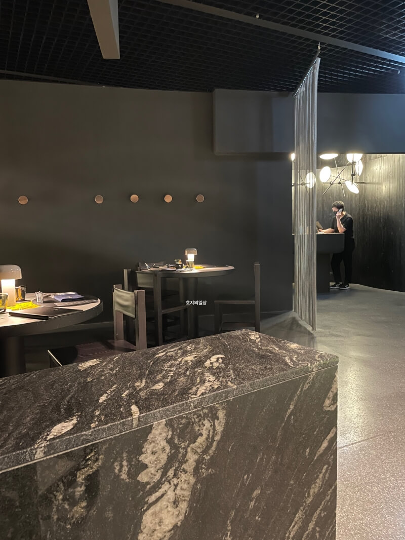 콘피에르 서울역 가성비 파인 다이닝 맛집 진입로