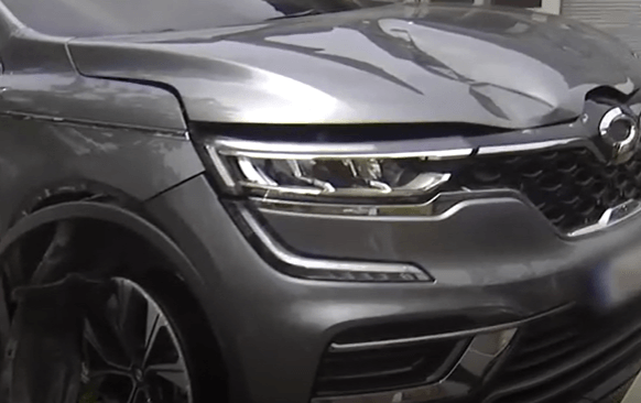 음주 운전자가 사고를 낼 때 타고 있던 차량 앞부분의 모습