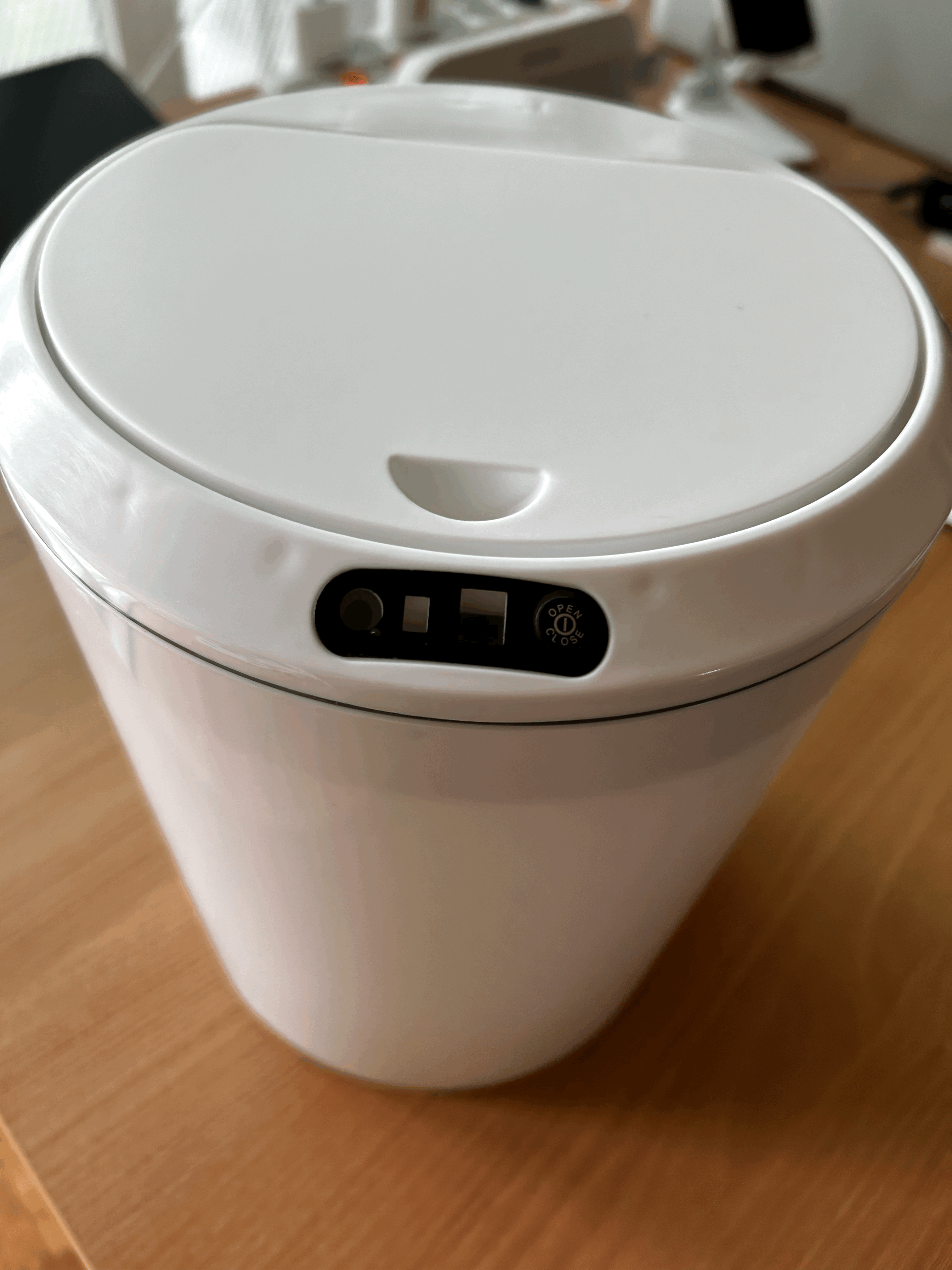 손만 가까이 대면 열리는 스마트 자동 센서 휴지통