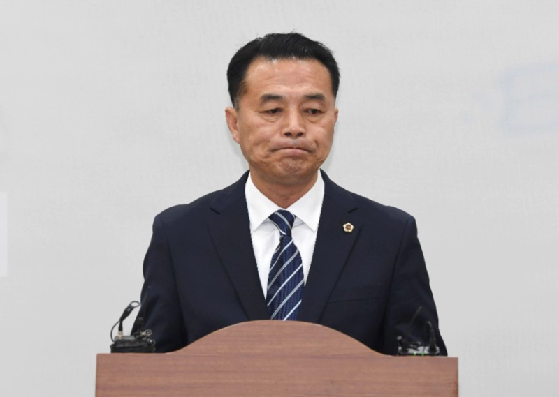 사과하는 박지헌 충북도의원