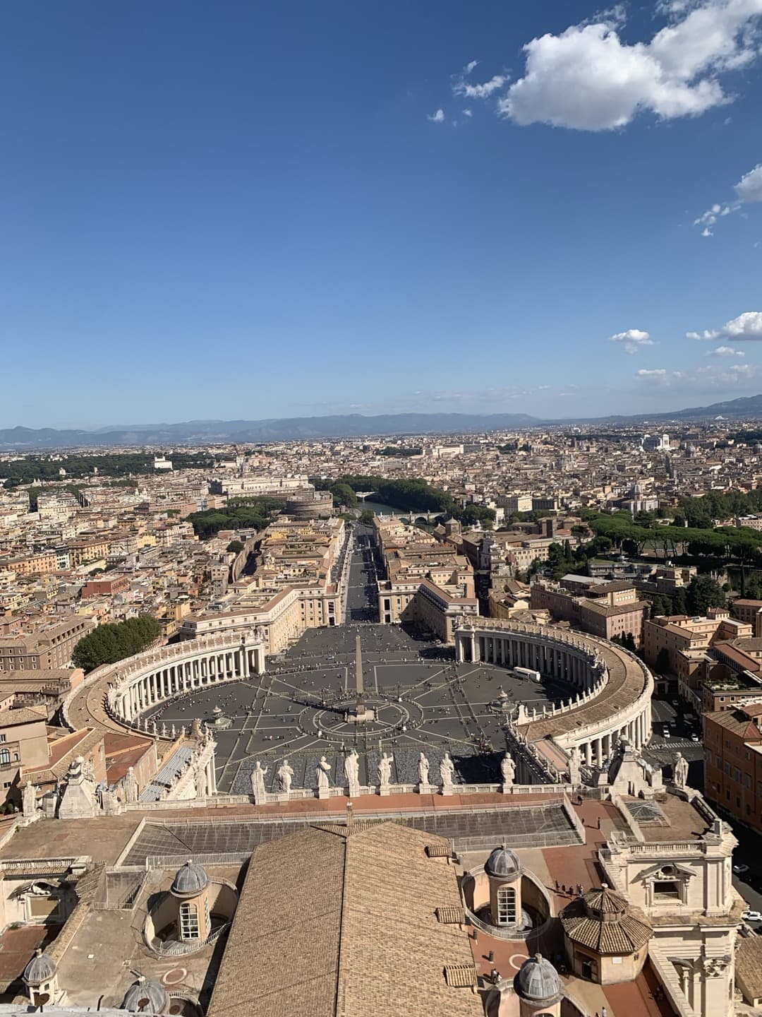 성 베드로 대성당 돔에서 내려다본 성 베드로 광장