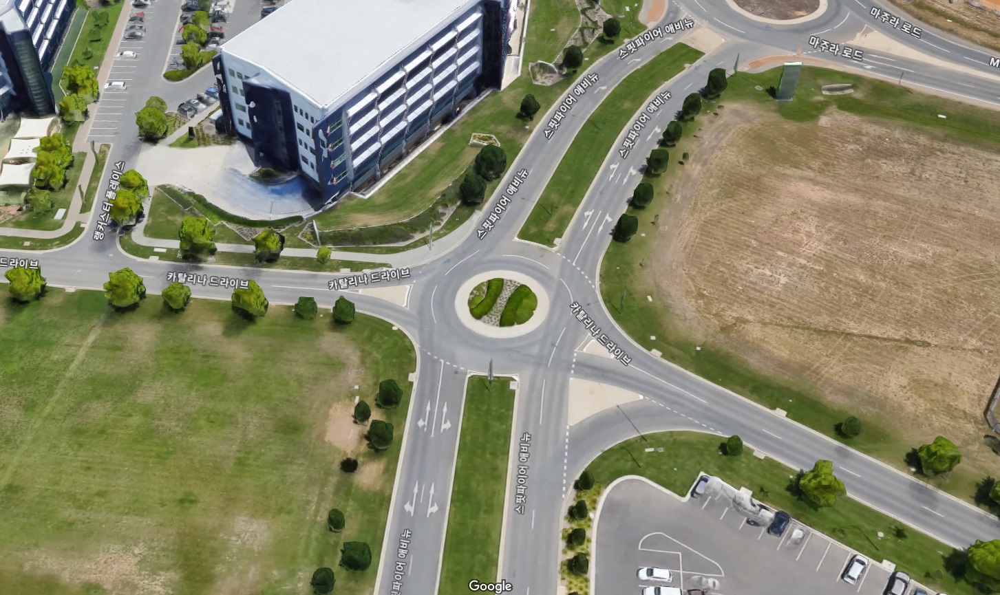 라운드 어바웃 사진