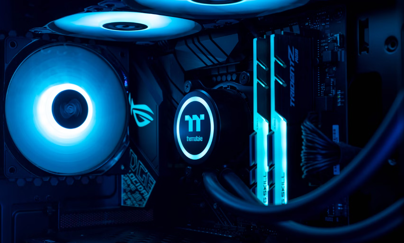 컴퓨터 내부 이미지