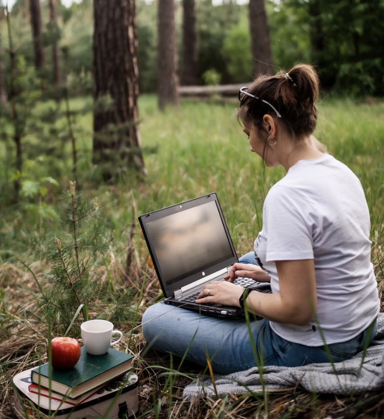 프리랜서 플랫폼(크몽, 업워크, 파이버) 비교, 어디서 일하는 게 더 좋을까?