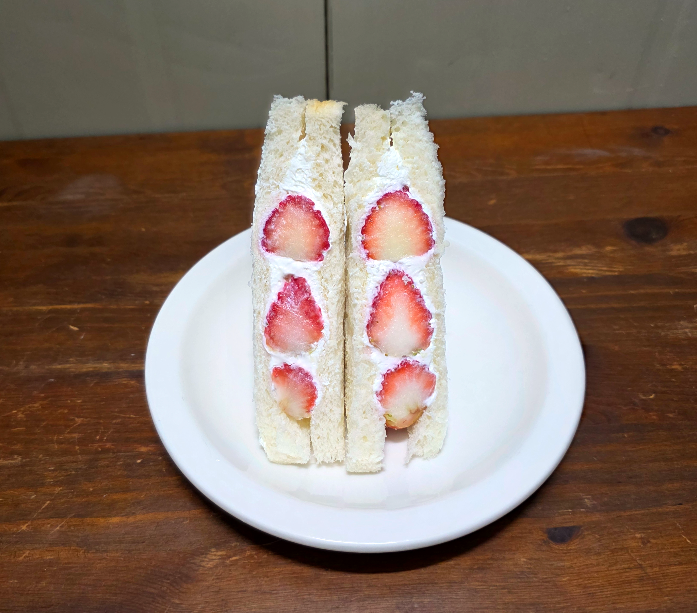 GS25디저트신상맛삼춘딸기샌드